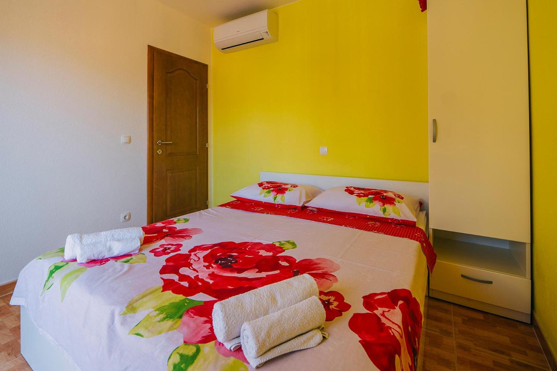 Ferienwohnung Luxur Centar With Sea View Terrace Baška Voda Exterior foto